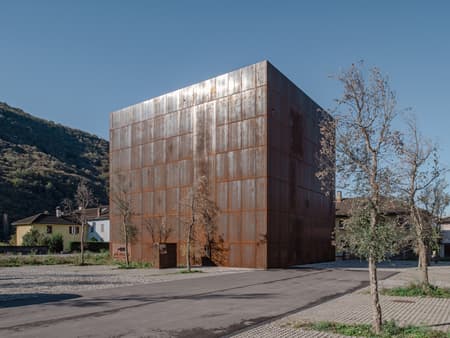 New Winery URS HAUSER